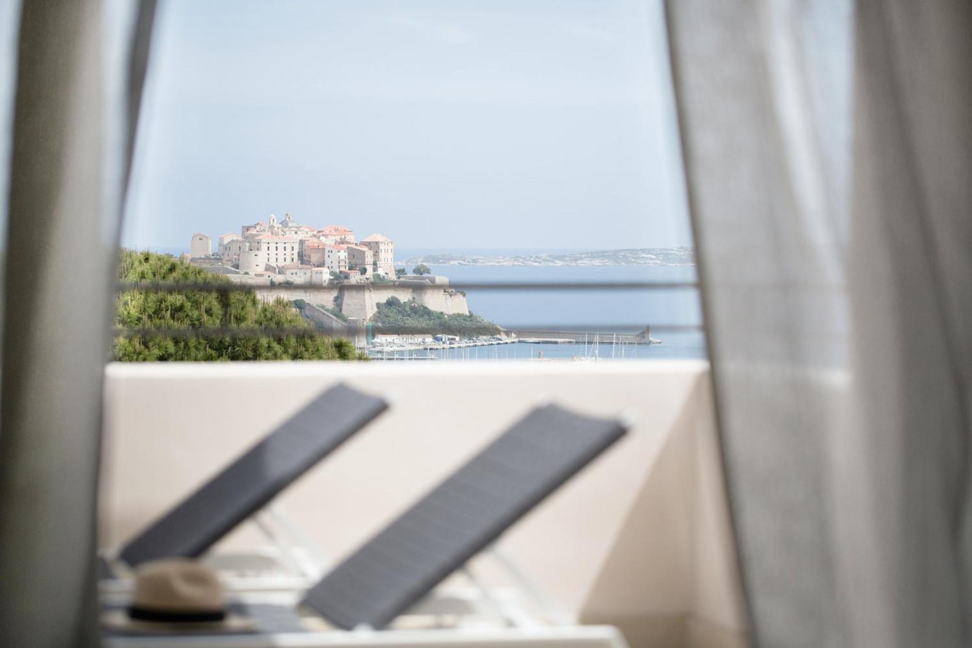 La Villa Calvi Exteriör bild