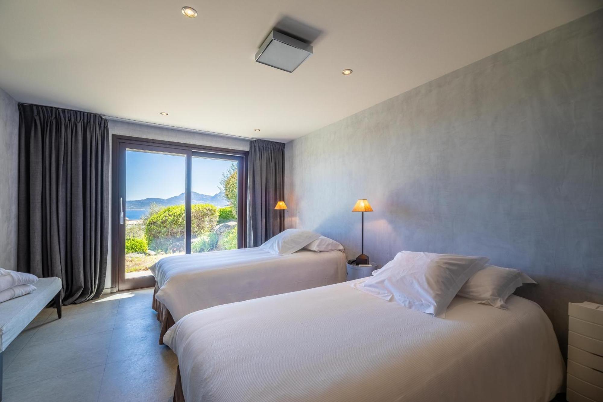 La Villa Calvi Exteriör bild