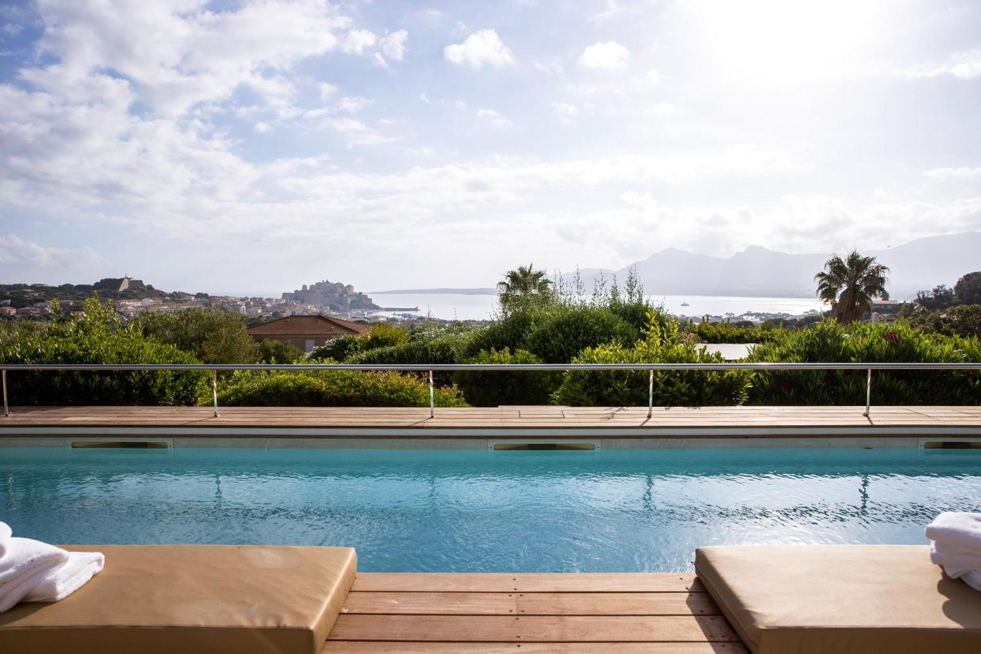 La Villa Calvi Exteriör bild